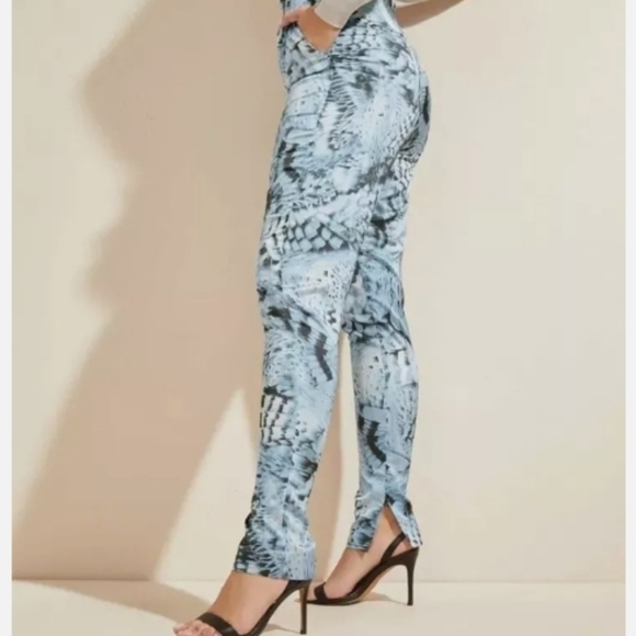 Guess Pants - Picture 2 of 3